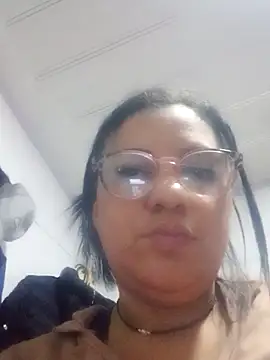 Snapshot of EDMIL31 chatting on 09-27-25, 03:55 EDMIL31 online show from 09-27-25, 03:55