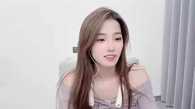 yuyu 77 online show from 10-24-25, 03:41