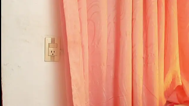 Alanaloiiss  online show from 04-25-26, 10:29