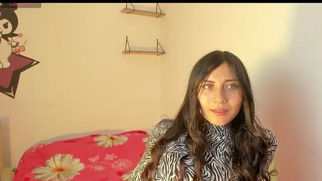 Alanaloiiss  online show from 06-18-26, 10:14