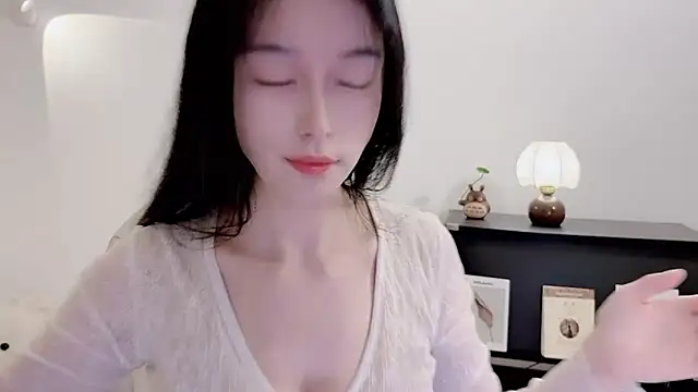 Onechestnut online show from 11-21-25, 06:23