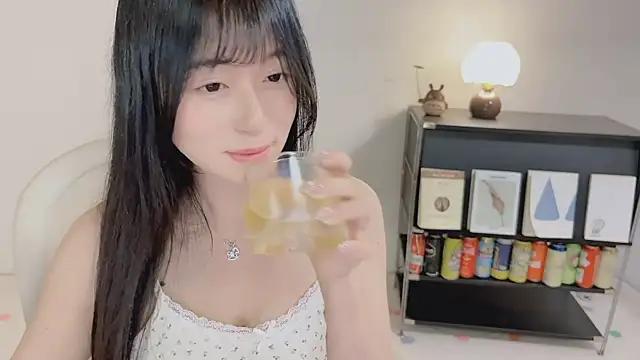 Onechestnut online show from 05-18-26, 05:08