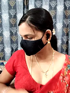 Snapshot of Lalitha-1995 chatting on 07-27-26, 05:03 Lalitha-1995 online show from 07-27-26, 05:03