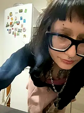 Snapshot of severingratty chatting on 10-13-25, 06:41 severingratty online show from 10-13-25, 06:41