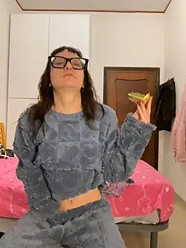 Snapshot of severingratty chatting on 02-20-26, 12:18 severingratty online show from 02-20-26, 12:18