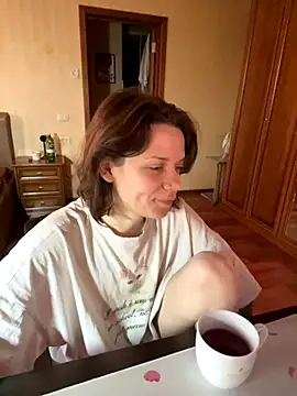 Snapshot of enchanting_chloe chatting on 11-04-25, 07:40 enchanting chloe online show from 11-04-25, 07:40