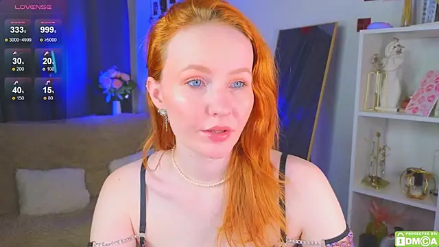 JoyceJones online show from 10-27-25, 07:07