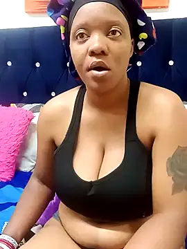 Snapshot of SexyMellon chatting on 10-12-25, 12:42 SexyMellon online show from 10-12-25, 12:42