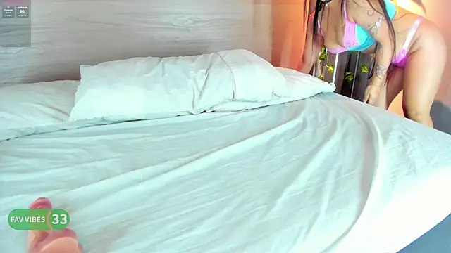 Snapshot of alexamonroe_ chatting on 10-22-25, 09:58 alexamonroe online show from 10-22-25, 09:58