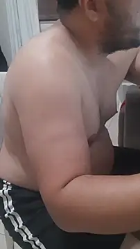 Urso Nerd online show from 10-29-25, 04:20