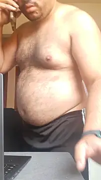 Snapshot of Urso_Nerd chatting on 06-15-26, 04:31 Urso Nerd online show from 06-15-26, 04:31