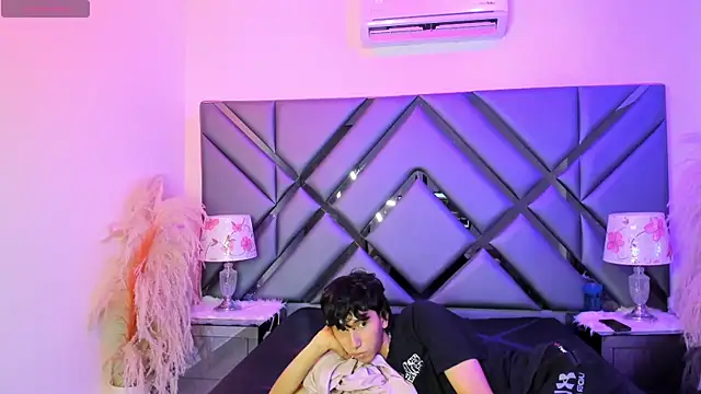 Milan LewisS online show from 02-26-26, 12:26