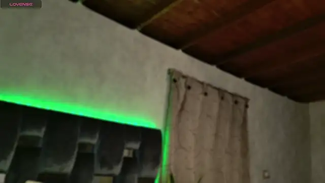 Snapshot of Taurito___ chatting on 10-12-25, 05:06 Taurito online show from 10-12-25, 05:06