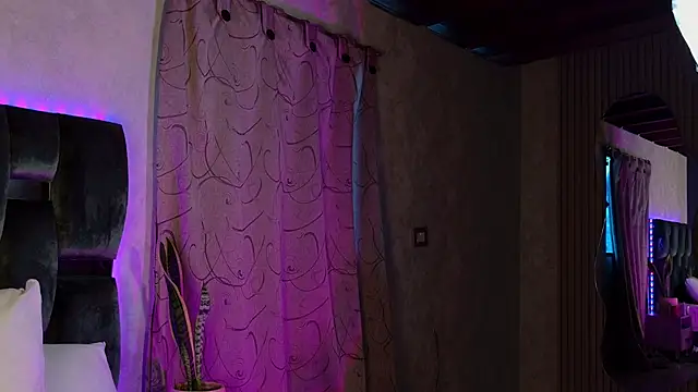 Snapshot of Taurito___ chatting on 11-15-25, 11:07 Taurito online show from 11-15-25, 11:07