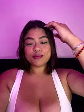 Snapshot of NattashaMore_0719 chatting on 01-08-26, 02:58 NattashaMore 0719 online show from 01-08-26, 02:58