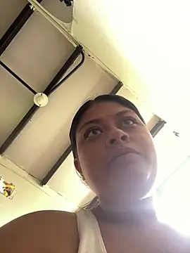 Snapshot of NattashaMore_0719 chatting on 03-10-26, 04:23 NattashaMore 0719 online show from 03-10-26, 04:23