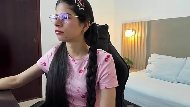 Snapshot of carlina_15 chatting on 09-10-25, 12:16 carlina 15 online show from 09-10-25, 12:16