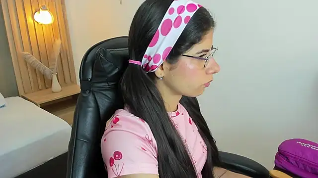 Snapshot of carlina_15 chatting on 10-09-25, 12:25 carlina 15 online show from 10-09-25, 12:25