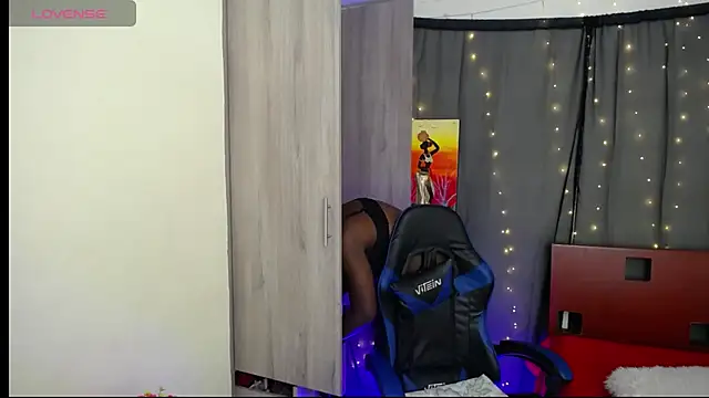 MONIQUE-LAMOUR online show from 06-02-26, 01:07