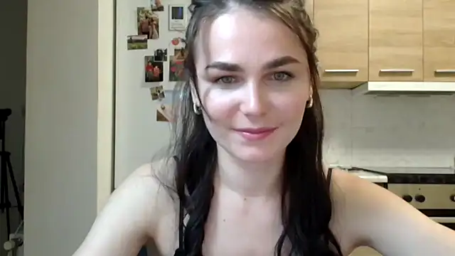 Snapshot of Silviaa_a chatting on 10-13-25, 07:36 Silviaa a online show from 10-13-25, 07:36