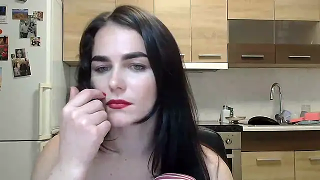 Snapshot of Silviaa_a chatting on 10-27-25, 07:29 Silviaa a online show from 10-27-25, 07:29