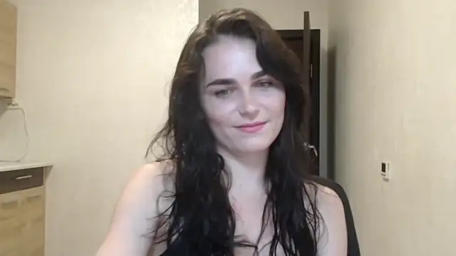 Snapshot of Silviaa_a chatting on 11-06-25, 08:21 Silviaa a online show from 11-06-25, 08:21