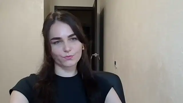 Snapshot of Silviaa_a chatting on 11-13-25, 05:01 Silviaa a online show from 11-13-25, 05:01