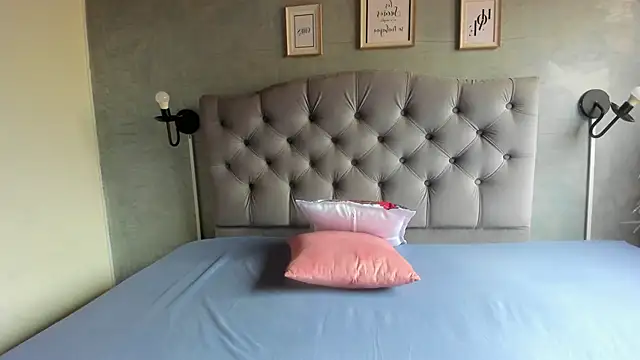 Snapshot of GiannaSlimJB chatting on 12-22-25, 07:33 GiannaSlimJB online show from 12-22-25, 07:33