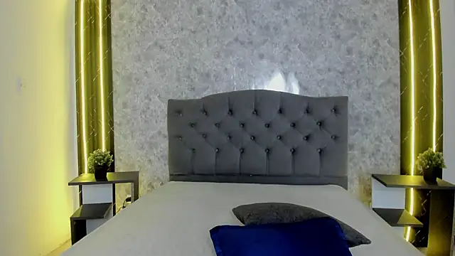 Snapshot of GiannaSlimJB chatting on 02-25-26, 12:20 GiannaSlimJB online show from 02-25-26, 12:20