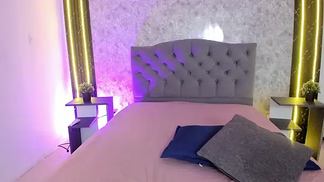 Snapshot of GiannaSlimJB chatting on 02-26-26, 07:35 GiannaSlimJB online show from 02-26-26, 07:35