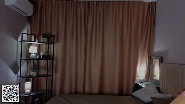 PetraHambelton online show from 11-25-25, 04:12