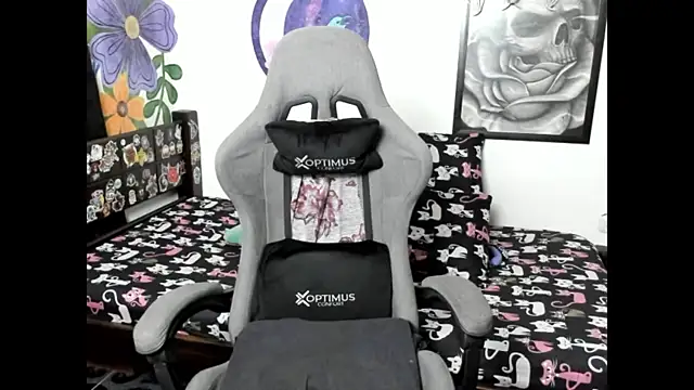 Snapshot of Luna0ciaran chatting on 10-27-25, 07:34 Luna0ciaran online show from 10-27-25, 07:34