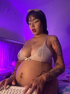 lucialauper  online show from 10-12-25, 01:15