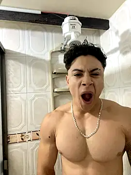Snapshot of MR_MUSCLE chatting on 10-05-25, 10:13 MR MUSCLE online show from 10-05-25, 10:13