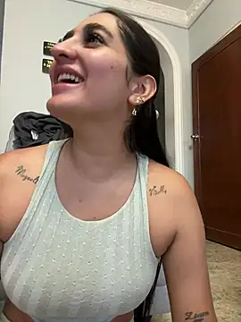 JasmineRhodes online show from 07-17-26, 12:34