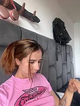 AllieYourGirl online show from 11-18-25, 06:23