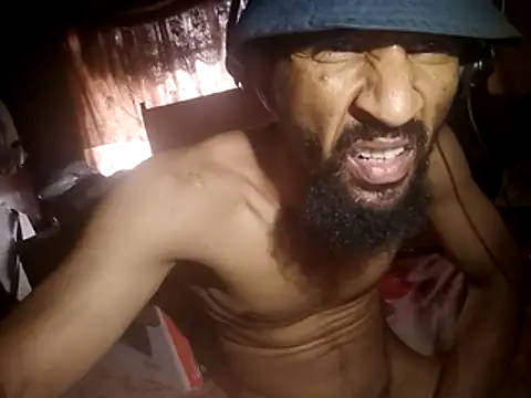 Snapshot of Us3rBuzuh chatting on 03-18-26, 09:45 Us3rBuzuh online show from 03-18-26, 09:45