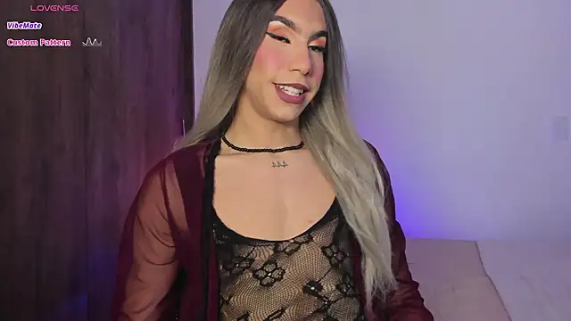 Snapshot of Samantha_Magic chatting on 03-15-26, 01:55 Samantha Magic online show from 03-15-26, 01:55