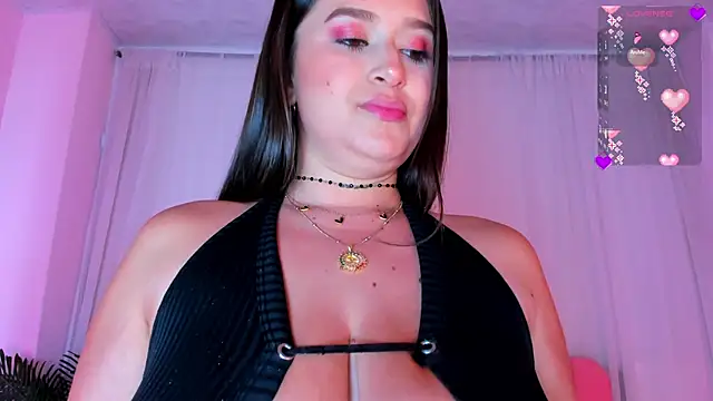 Snapshot of Maddy__bigboobs chatting on 10-22-25, 01:17 Maddy bigboobs online show from 10-22-25, 01:17