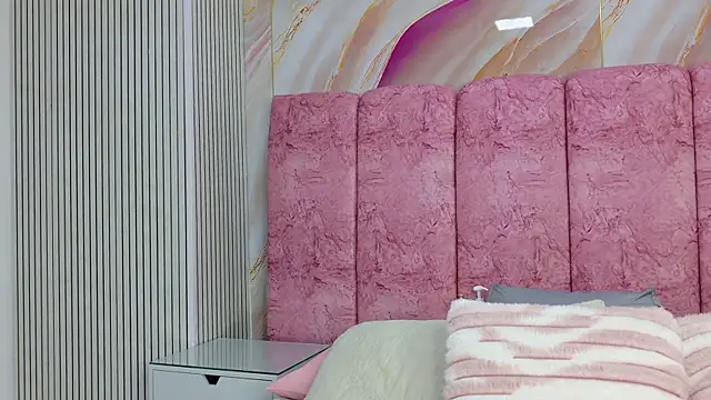 emmacurvy online show from 04-12-26, 03:33