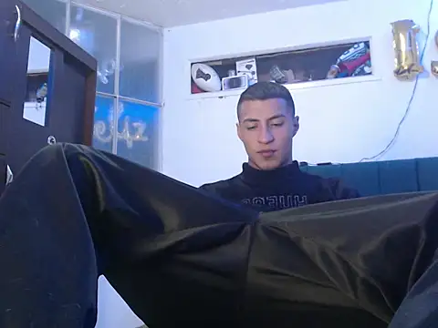 Snapshot of man_porn13 chatting on 10-28-25, 04:38 man porn13 online show from 10-28-25, 04:38