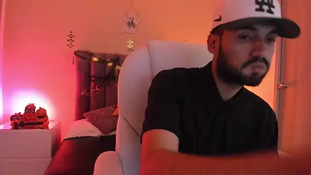 Snapshot of Ryan_Jackson_ chatting on 10-04-25, 09:02 Ryan Jackson  online show from 10-04-25, 09:02