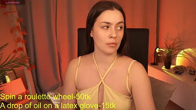 Snapshot of EmiliyaRoude chatting on 11-28-25, 01:25 EmiliyaRoude online show from 11-28-25, 01:25