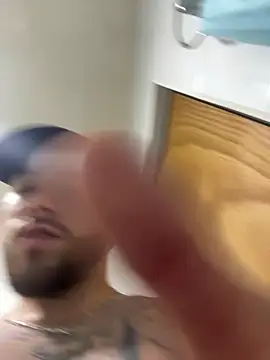 Ades Lowe online show from 10-26-25, 01:22