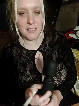 Bouncy-Bella28X online show from 09-17-25, 09:49