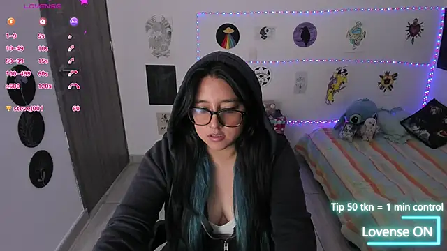Snapshot of Cherry_blush_ chatting on 06-19-26, 10:57 Cherry blush online show from 06-19-26, 10:57