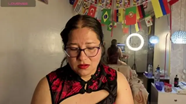 Snapshot of scarlett_widow_ chatting on 07-18-26, 03:33 scarlett widow online show from 07-18-26, 03:33