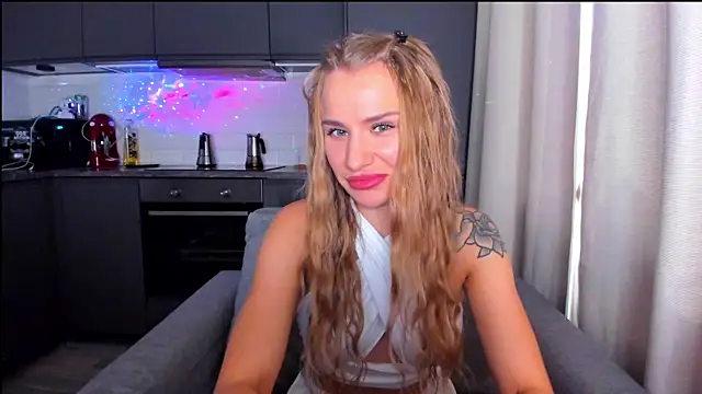 Snapshot of MashaFromRussia__ chatting on 09-15-25, 07:41 MashaFromRussia   online show from 09-15-25, 07:41