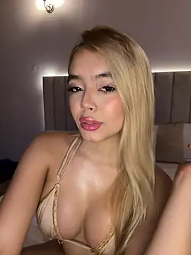 Snapshot of Mia_Roswell chatting on 04-30-26, 08:57 Mia Roswell online show from 04-30-26, 08:57