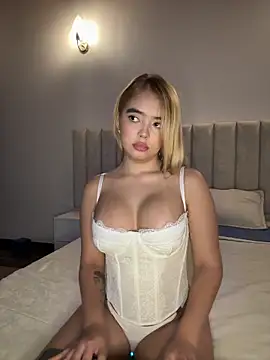 Snapshot of Mia_Roswell chatting on 05-21-26, 10:17 Mia Roswell online show from 05-21-26, 10:17